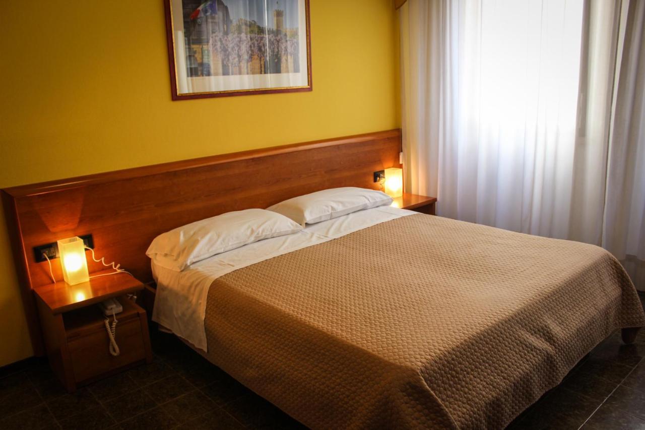 Hotel Centrale エステ エクステリア 写真