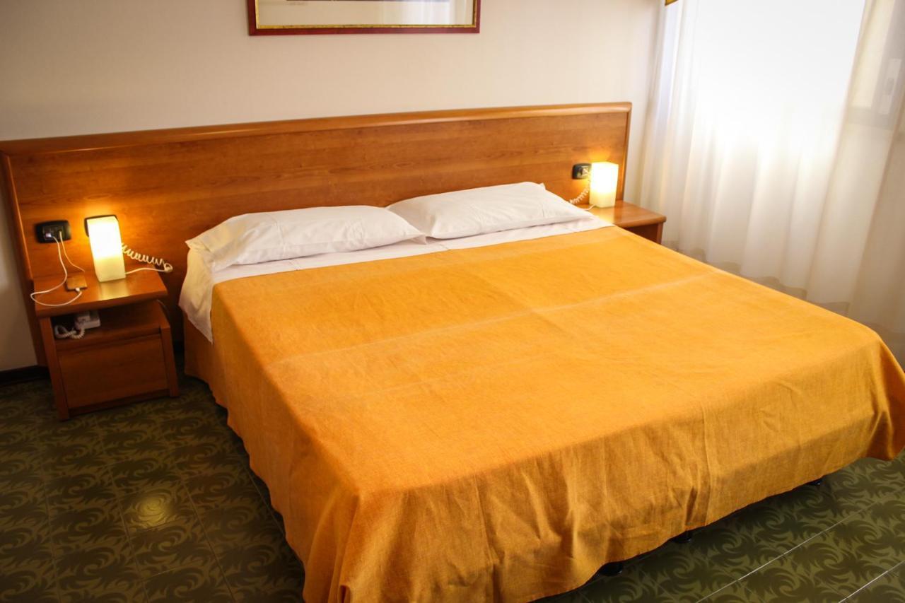 Hotel Centrale エステ エクステリア 写真
