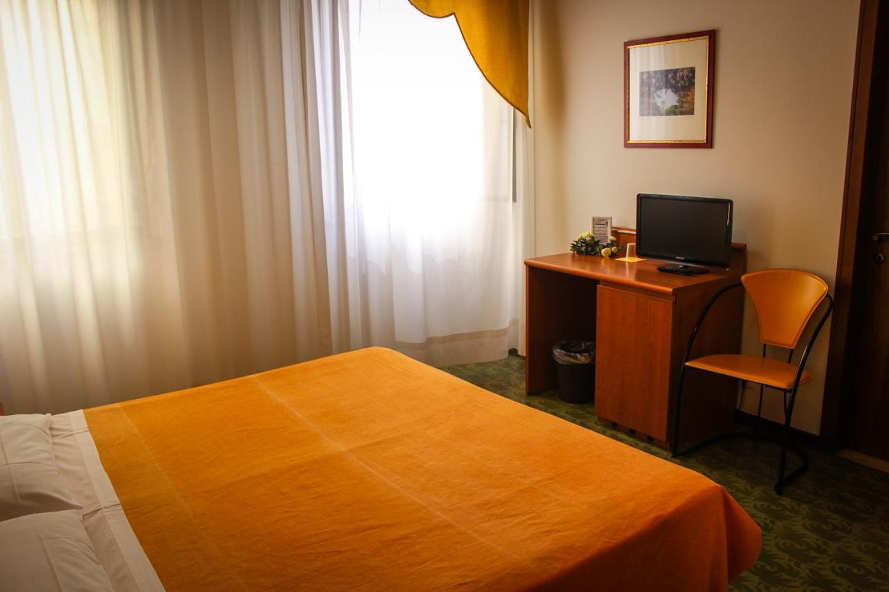 Hotel Centrale エステ エクステリア 写真