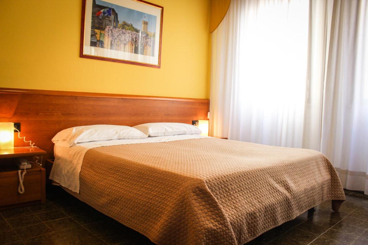 Hotel Centrale エステ エクステリア 写真